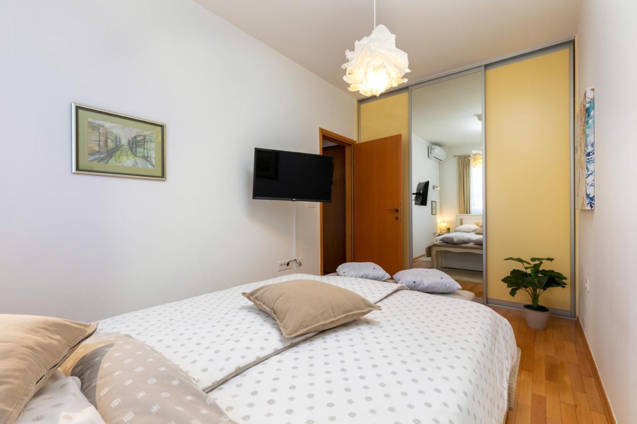 로비니 Duplex + Garage 아파트 외부 사진