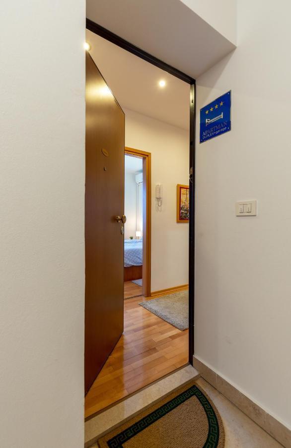 로비니 Duplex + Garage 아파트 외부 사진